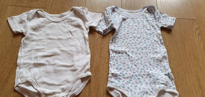 5 bodies manches courtes 3 mois - photo numéro 4