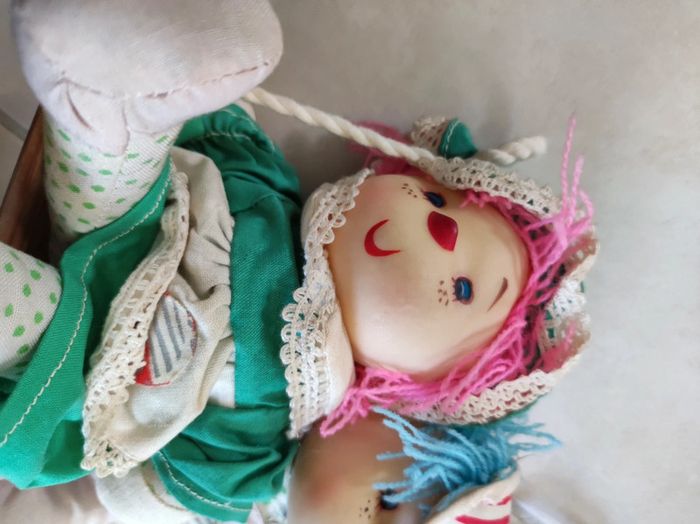 lot 2 jolies poupees sur balançoire en bois - photo numéro 5