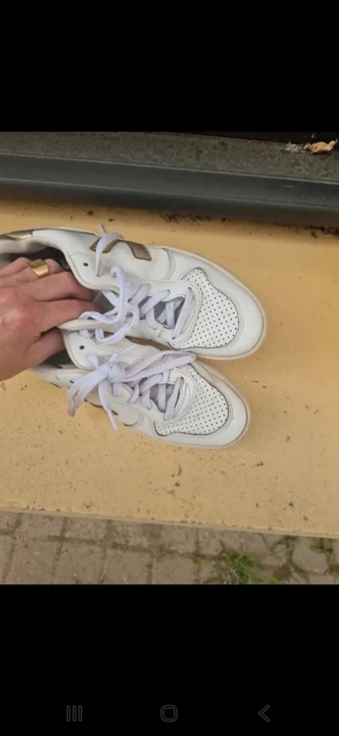 Basket blanche veja taille 37 très bon état - photo numéro 4