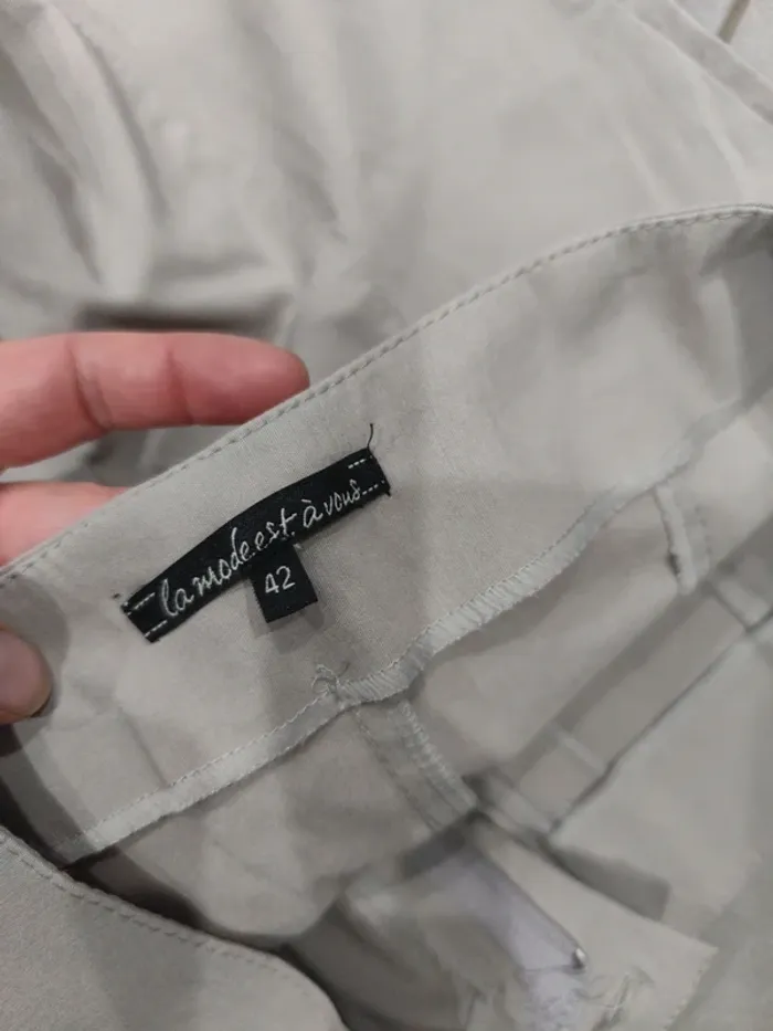 Pantacourt beige taille 42 - photo numéro 4