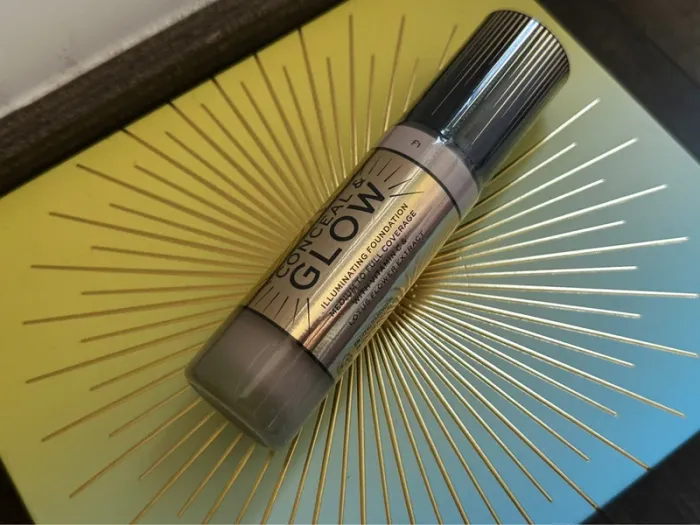 Fond de teint Revolution Makeup – Conceal & Glow F1 - photo numéro 3