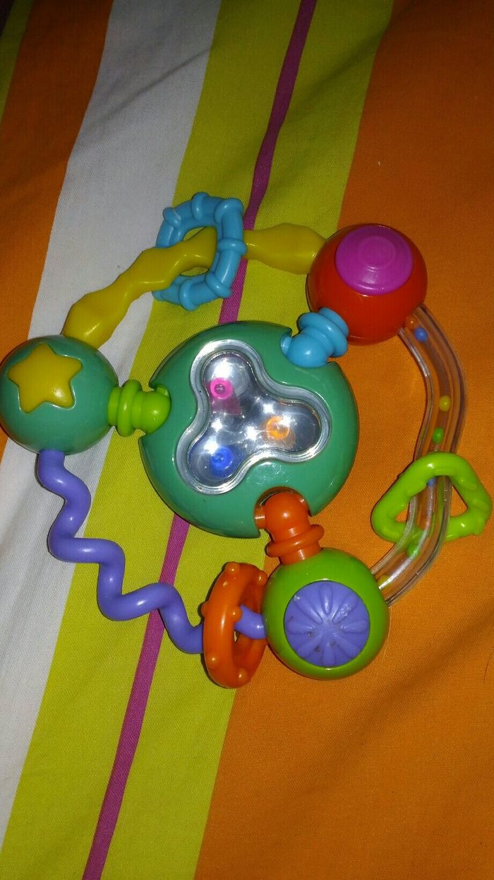 Hochet jouet multi activités