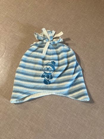 Bonnet bébé bleu rayé doublé polaire – Taille 42 cm