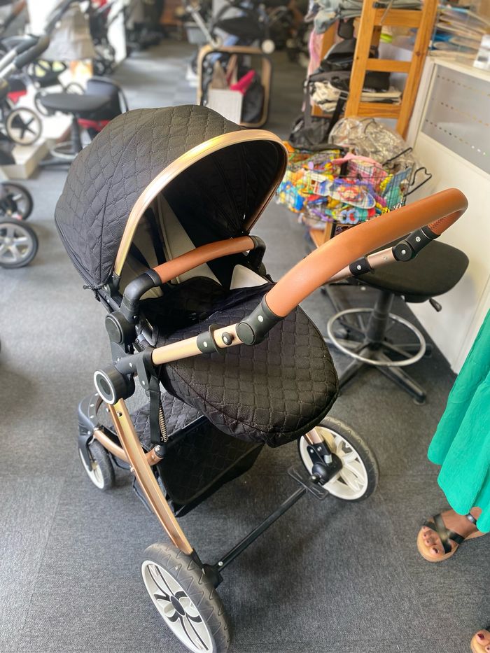 Vendre poussette je n’est pas beaucoup utilisé bonne état pas cher - photo numéro 2