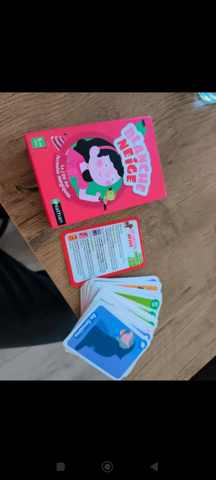Jeu de carte Blanche Neige Nathan enfant 4 a 99 ans  formule magique