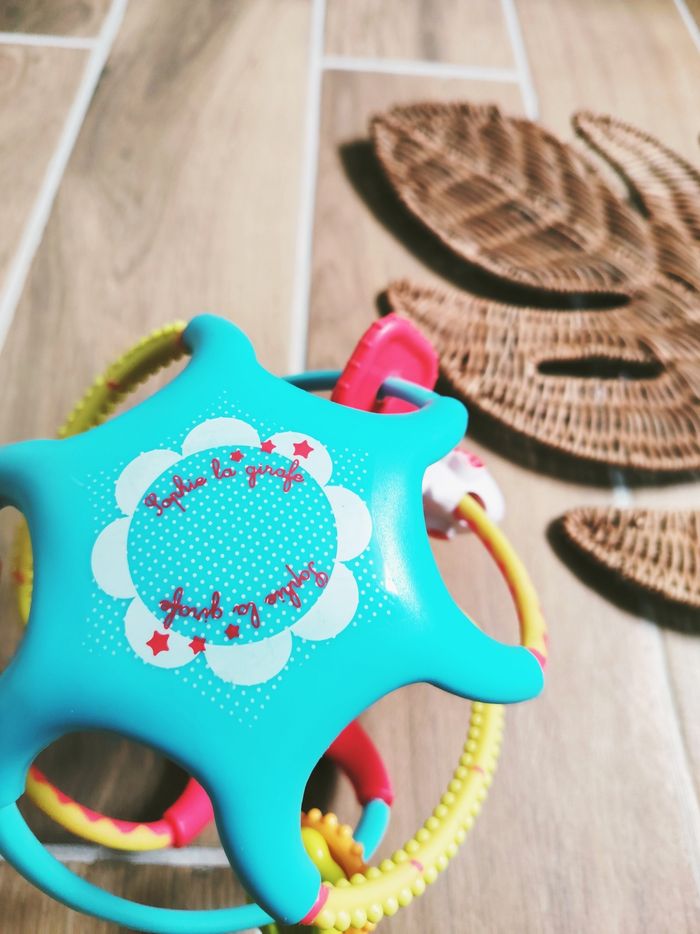 🏐Grosse balle sensorielle multi activités en plastique marque Sophie la girafe - photo numéro 3