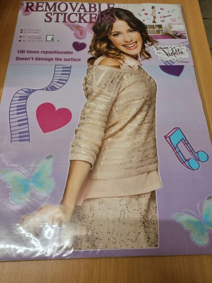 Sticker Violetta