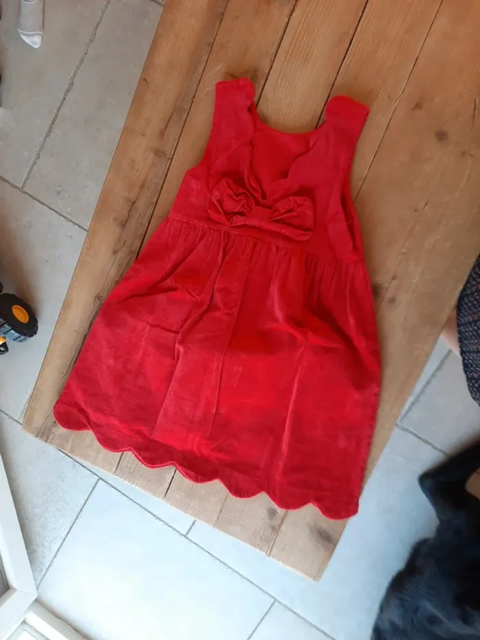 Robe de fête rouge velour - photo numéro 2