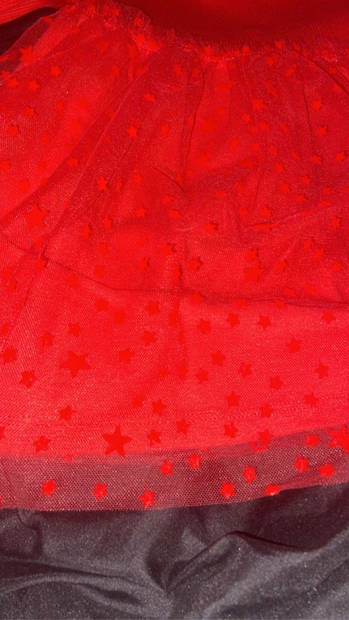 Robe rouge avec étoile 24 mois - photo numéro 2