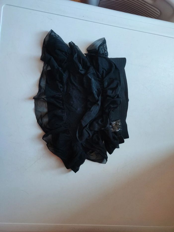 Petite jupe noire avec nœud à paillettes - photo numéro 2