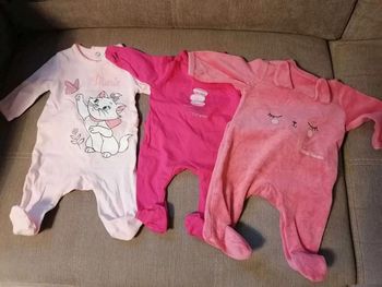3 pyjama  1 mois