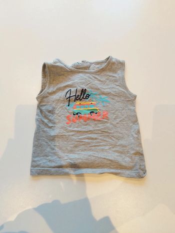 T-shirt sans manche 18mois