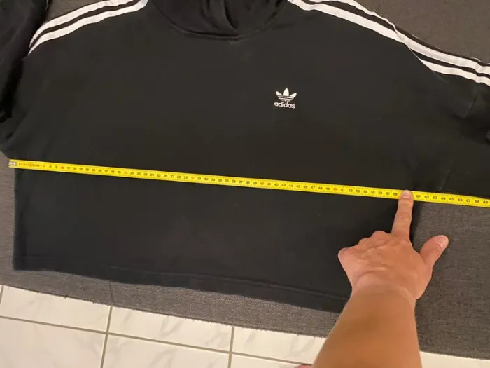 Sweat court adidas femme noir capuche et bandes blanches, logo trèfle brodé taille 34 oversize - photo numéro 5