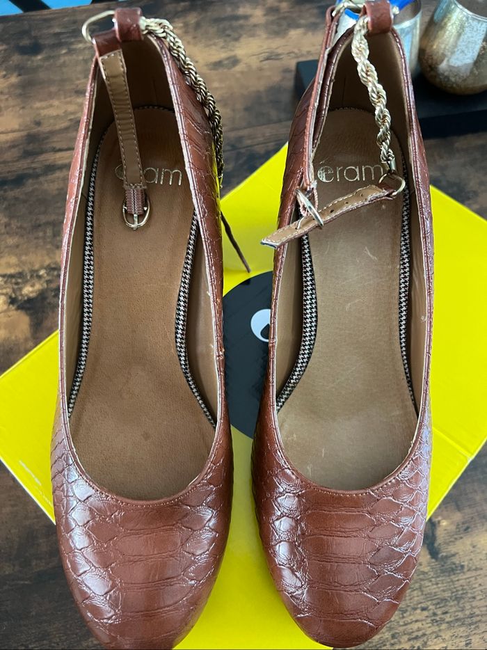 Escarpins chaussures fermées à talon avec bride pointure 40 - photo numéro 9