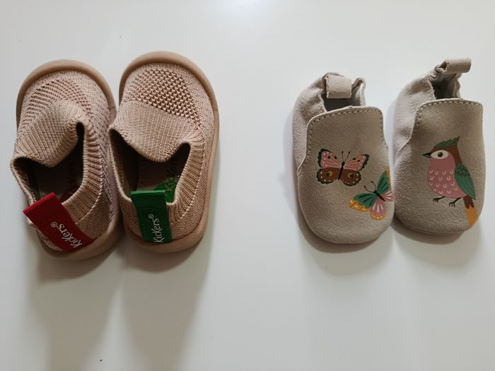 Petites chaussures kickers plus chaussons naissance offerts - photo numéro 2
