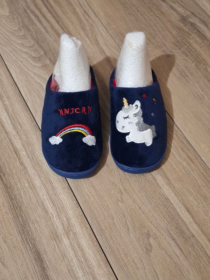 Chaussons pantoufles enfant Mixte Licorne bleu marine - photo numéro 1