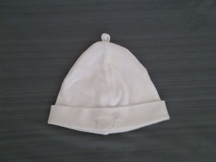 Bonnet blanc naissance