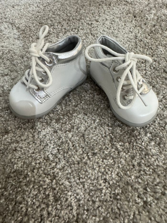 Paire de chaussures pour bébé - photo numéro 3