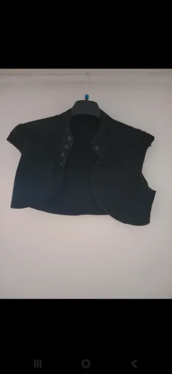 Boléro noir court boutonné – Taille 40