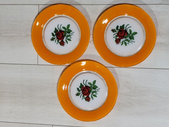 3 assiettes à dessert Duralex couleur - vintage