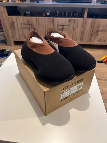 Yeezy knit rnr