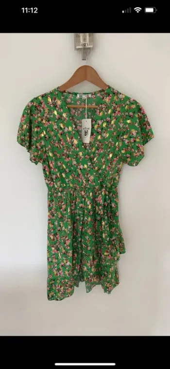 Robe courte cache cœur motif fleuris « Pep’s »