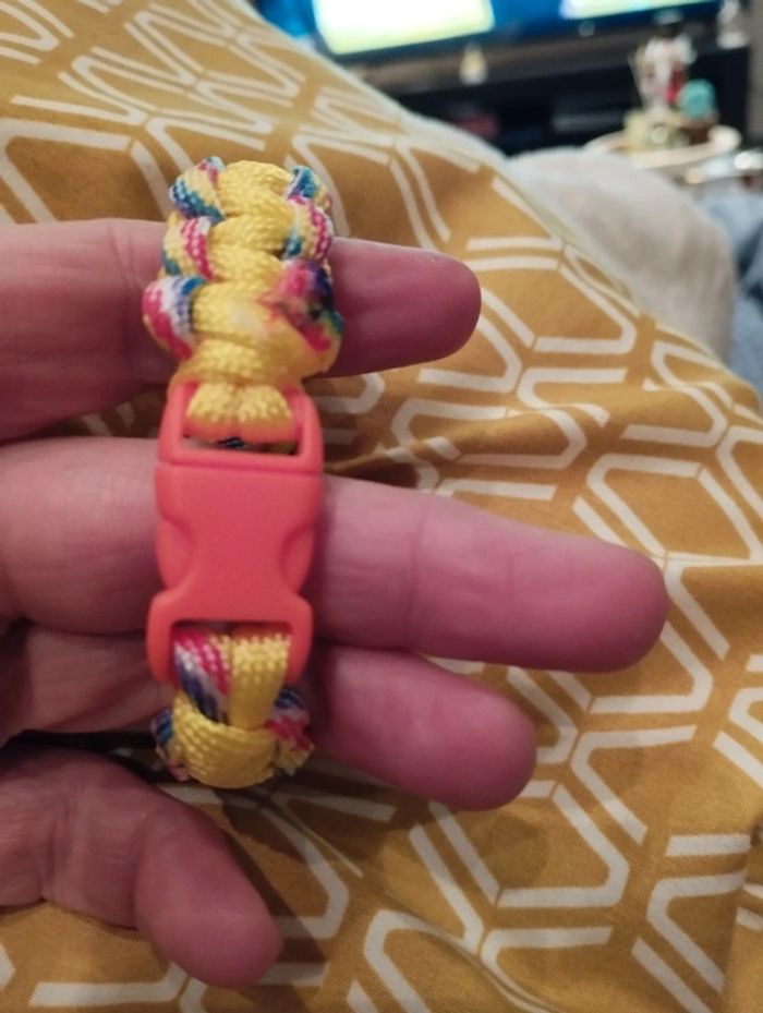 Bracelet de survie paracorde femme - photo numéro 3