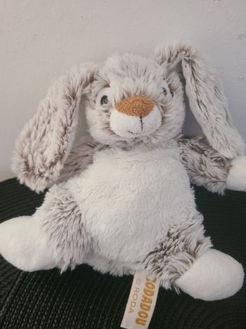 Peluche lapin RODADOU RODA gris ventre blanc