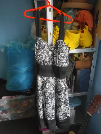 Robe patineuse à motifs baroques