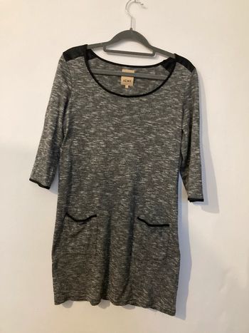 Robe grise et noire en maille avec poches