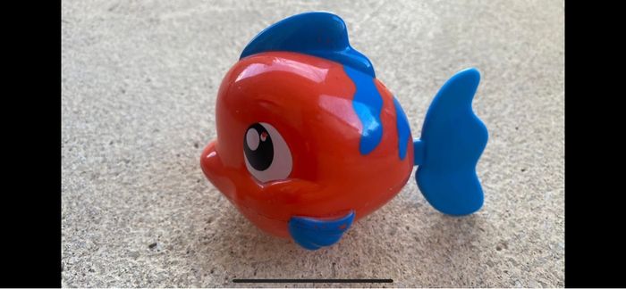 Poisson nageur rouge et bleu à remonter - photo numéro 2