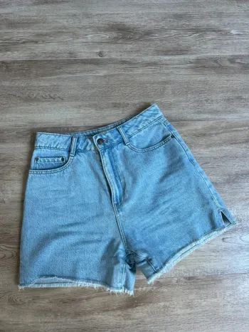 Short jeans