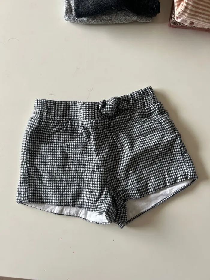 2 shorts 18 mois - photo numéro 3