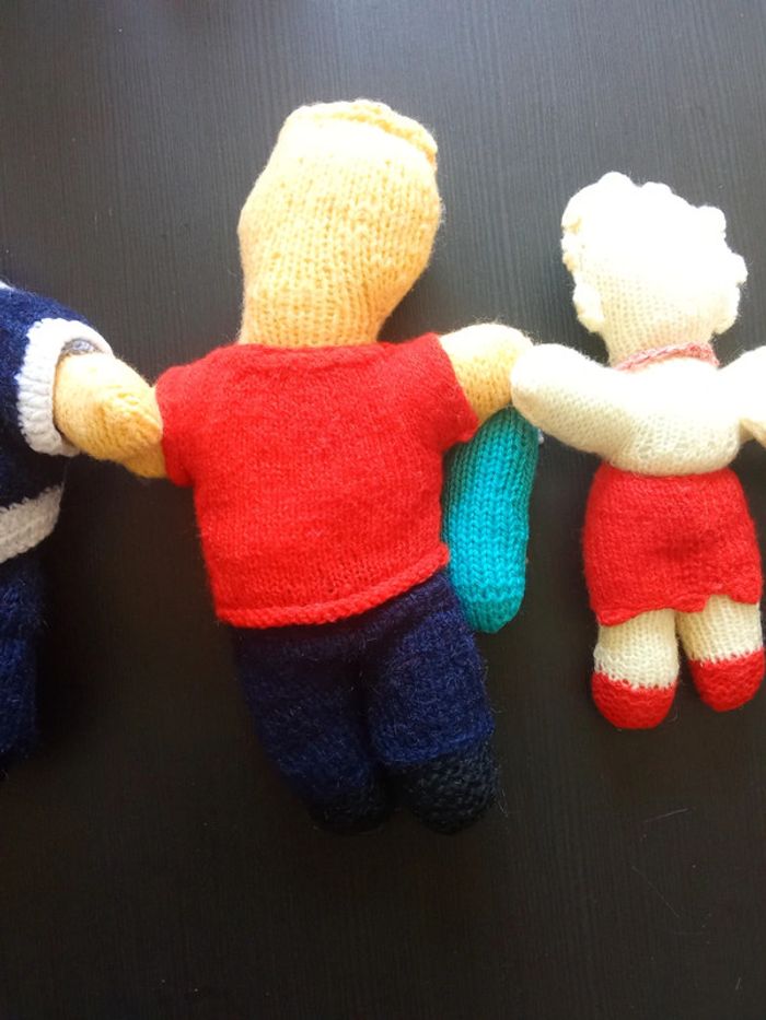 Poupées tricotées faites main inspirées des Simpson - photo numéro 9