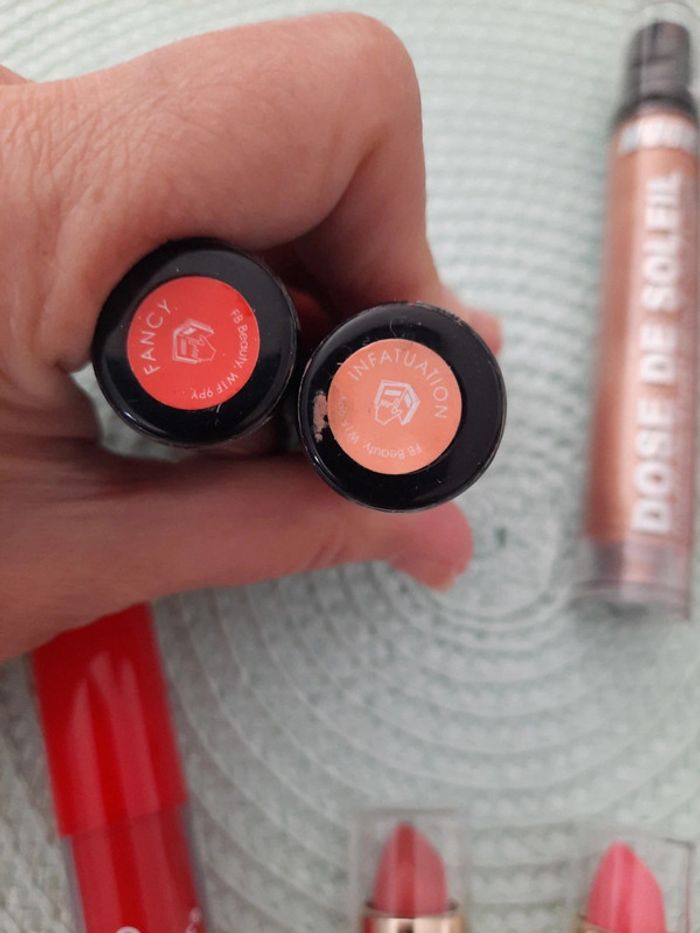 Maquillage neuf rouge à lèvres gloss highlighter #lora11beaute - photo numéro 8