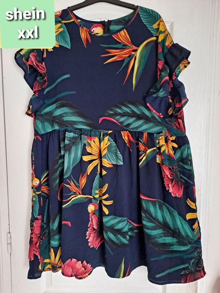 magnifique robe tropicale shein neuve taille xxL 44 perroquets fleurs