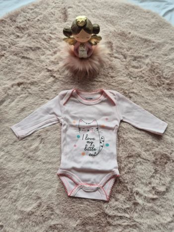 Body rose chat kiabi 3 mois