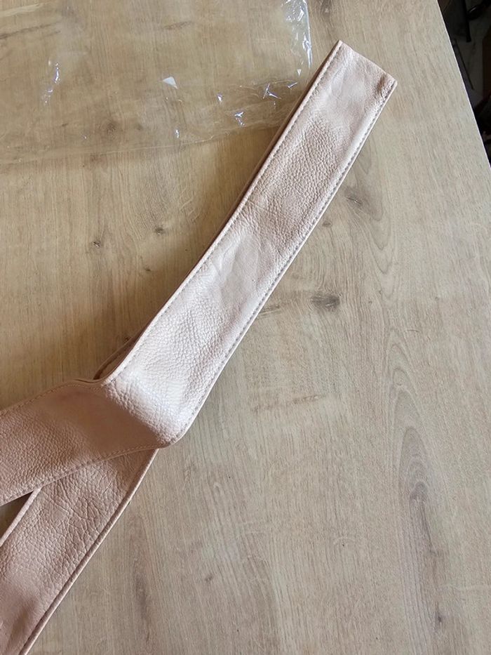 Ceinture a fleur rose pale, neuve emballée - photo numéro 4
