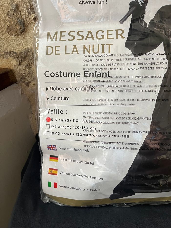 Déguisement halloween 5/6ans État neuf  Messager de la nuit  Costume enfant - photo numéro 3