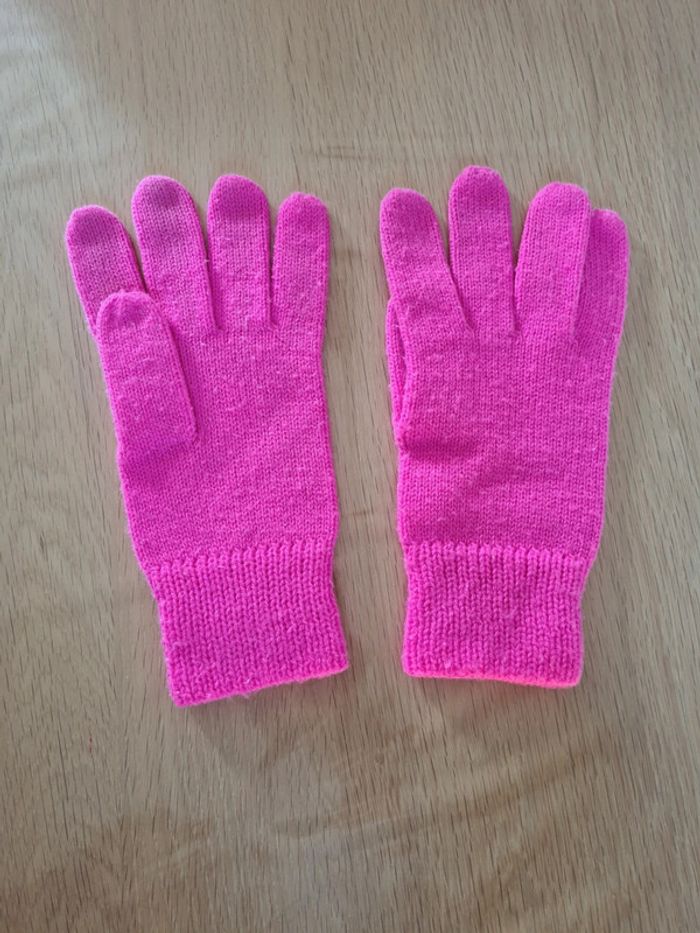 Gant rose gant noir - photo numéro 3