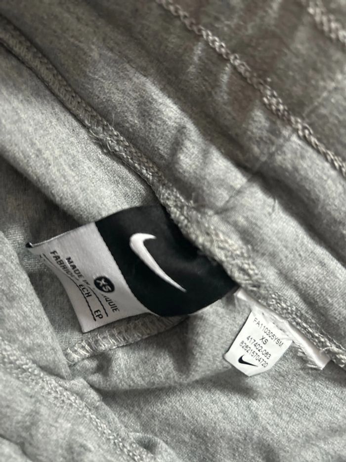 Short de sport gris Nike - taille XS - photo numéro 3