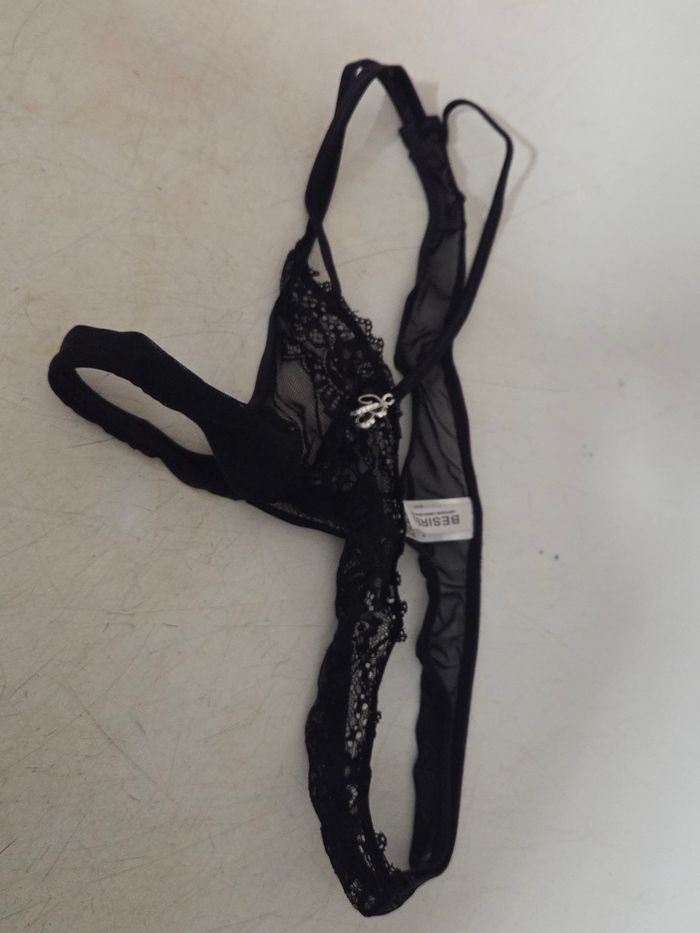 String porté avec god - photo numéro 2