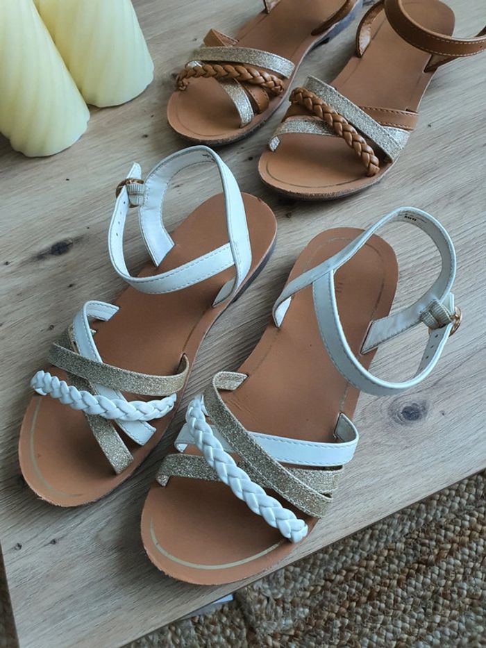 2 paires de sandalettes en très bon état pointure 33 - photo numéro 2