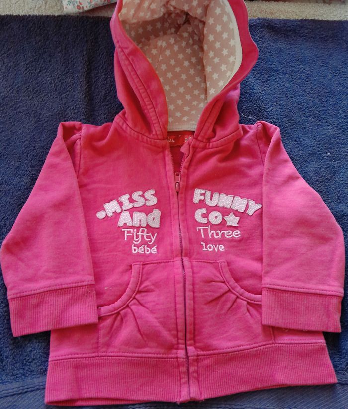 lot d'un pull et d'une veste - photo numéro 3