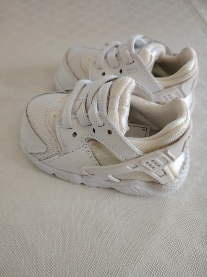 Baskets bébé - photo numéro 2