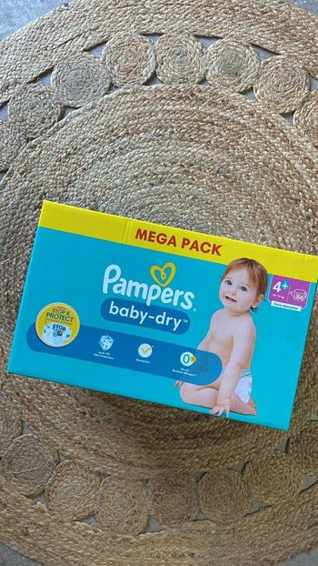 1 carton de 86 couches Pampers baby-dry 4 plus (4+) 10-15kg extra absorption.