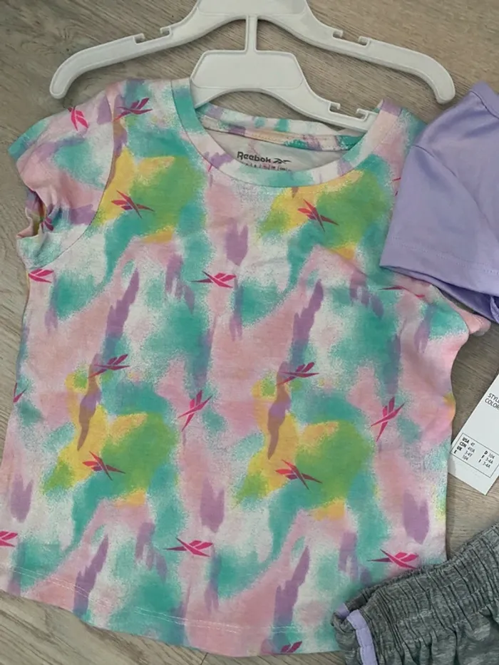 Ensemble tee shirt T-shirt et short Reebok taille 3 4 ans neufs - photo numéro 2