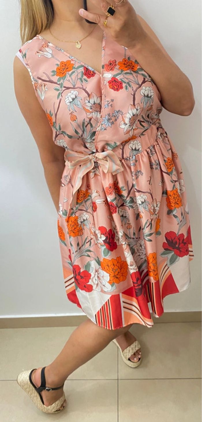 Robe D’été Satinée Imprimée Fleurs Taille 40 - photo numéro 8