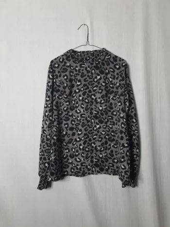 Blouse léopard grise