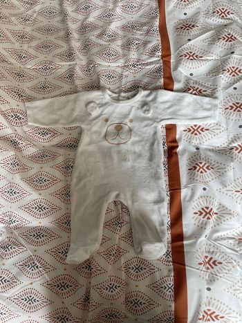 Pyjama tape à l’œil 3 mois